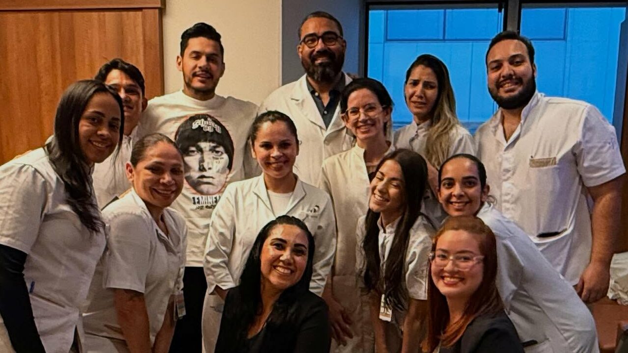 Cantor Hungria tem intoxicação por metanol confirmada