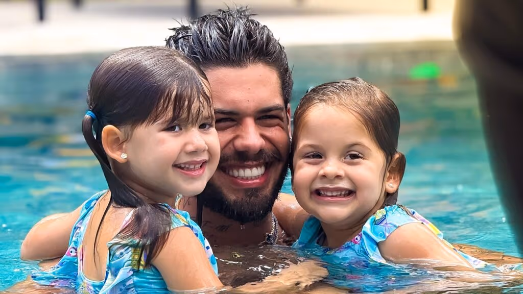 Zé Felipe fica ausente do aniversário de Maria Flor