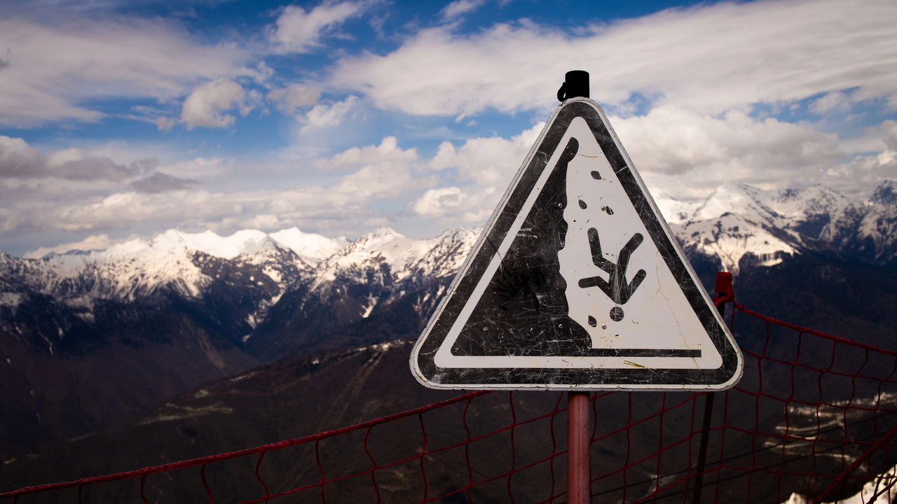 Alpinista de 23 anos despenca para a morte em montanha no Alasca