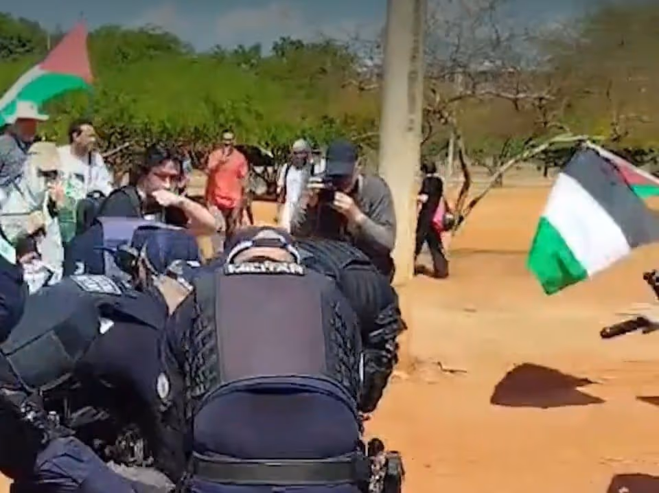 Em Brasília, manifestantes pró-Palestina xingam policiais de “cúmplices do genocídio”