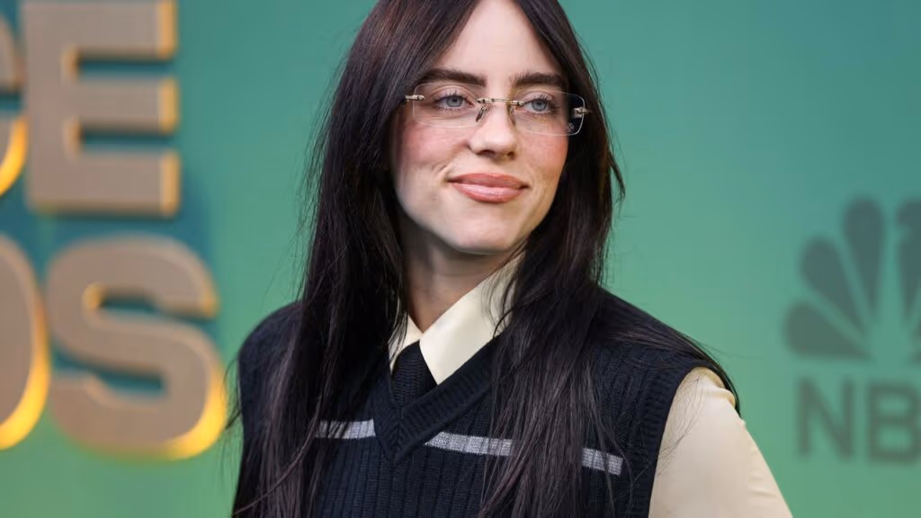 Billie Eilish enfrenta perigo nos braços de um fã em Miami