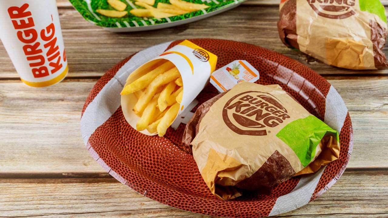 Burger King enfrenta dívidas pesadas e se despede de clientes