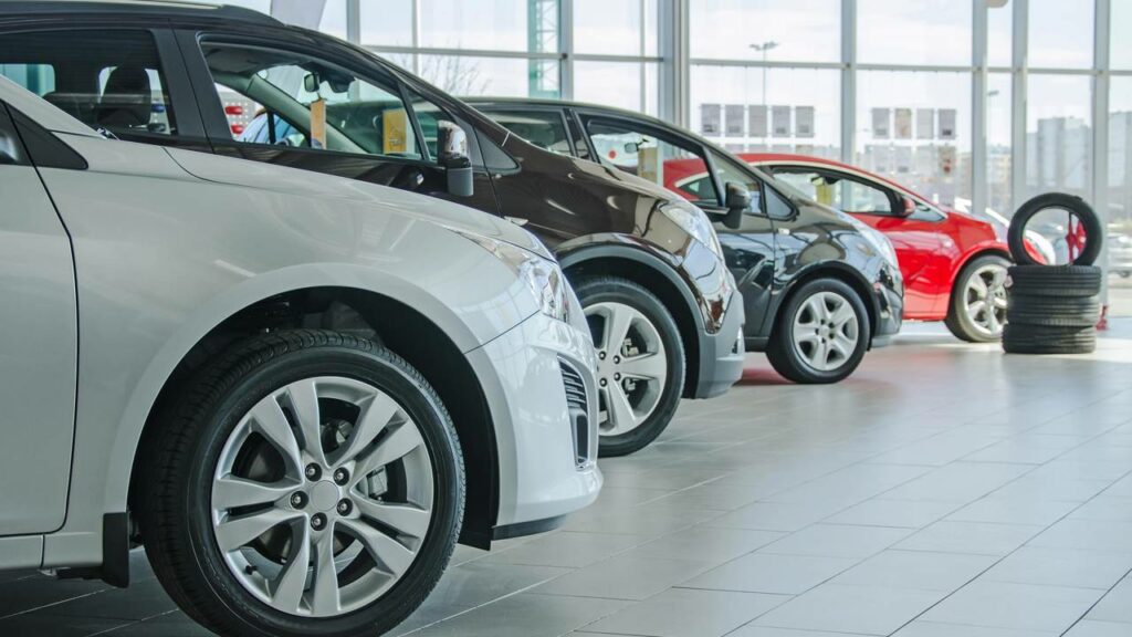 Esses 4 carros usados cabem no bolso e levam a família toda com espaço e conforto