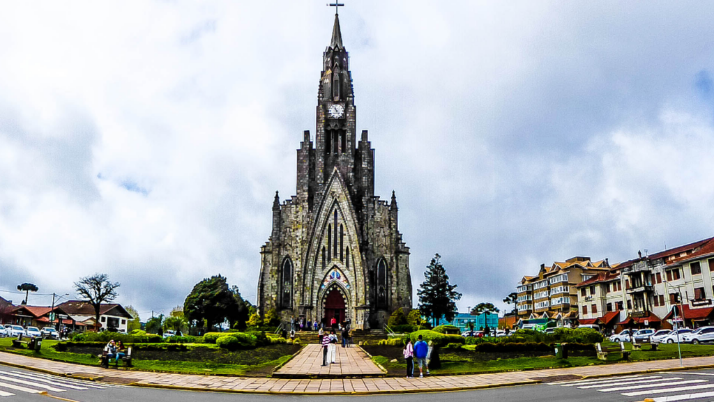 Essa cidade está conquistando mais turistas que Gramado e fica a apenas 6 km de lá