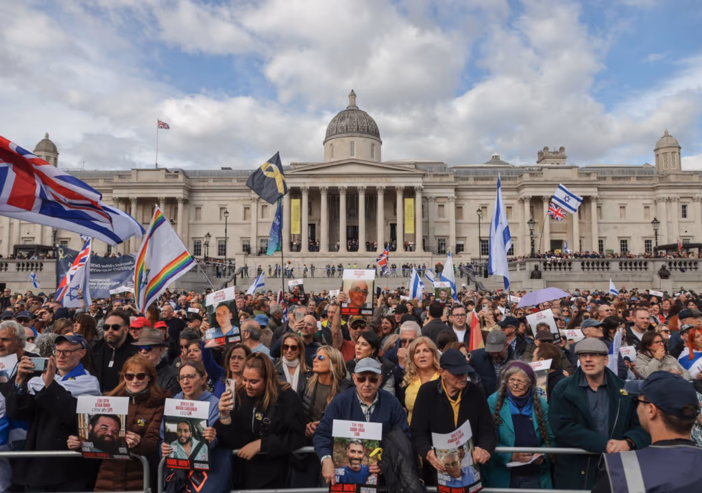 Ato em Londres lembra vítimas do 7 de outubro