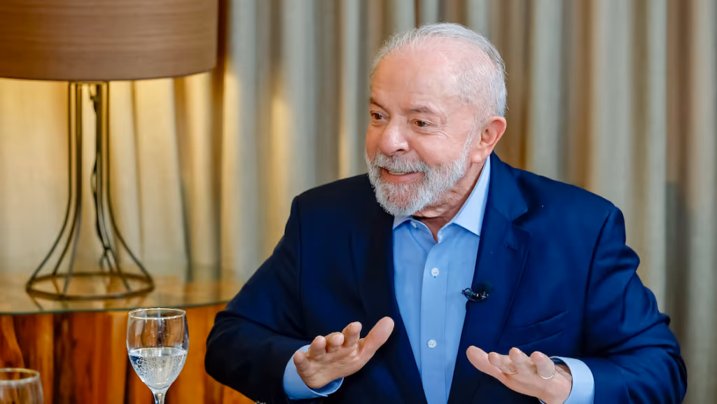 Lula lamenta não conseguir cobrar ainda mais impostos
