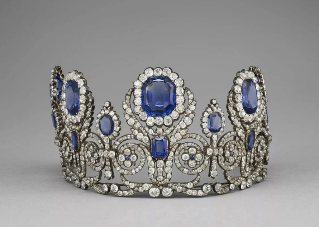 Louvre divulga lista das joias da realeza francesa roubadas