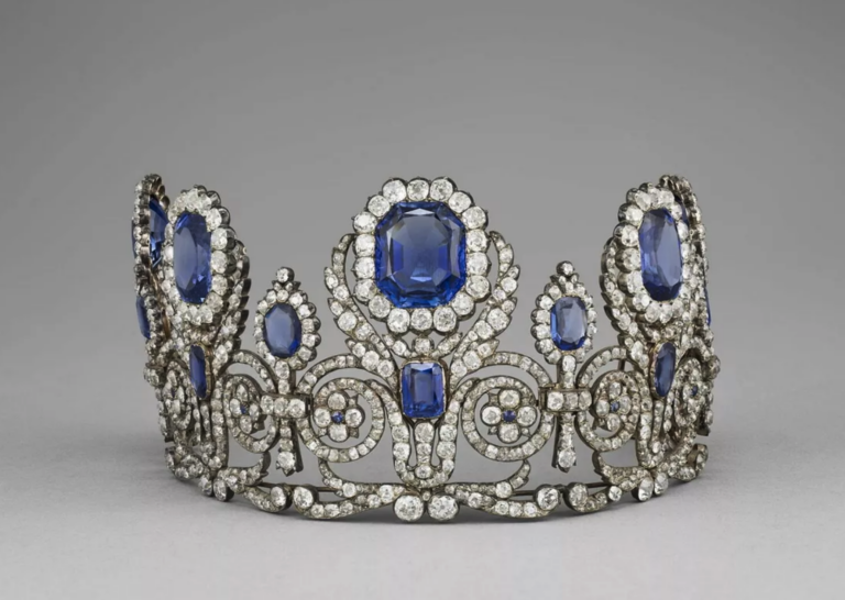 Louvre divulga lista das joias da realeza francesa roubadas