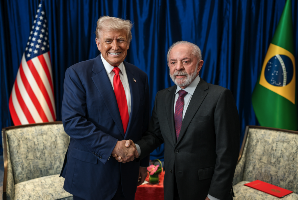 Trump diz ter discutido sanções a autoridades brasileiras com Lula
