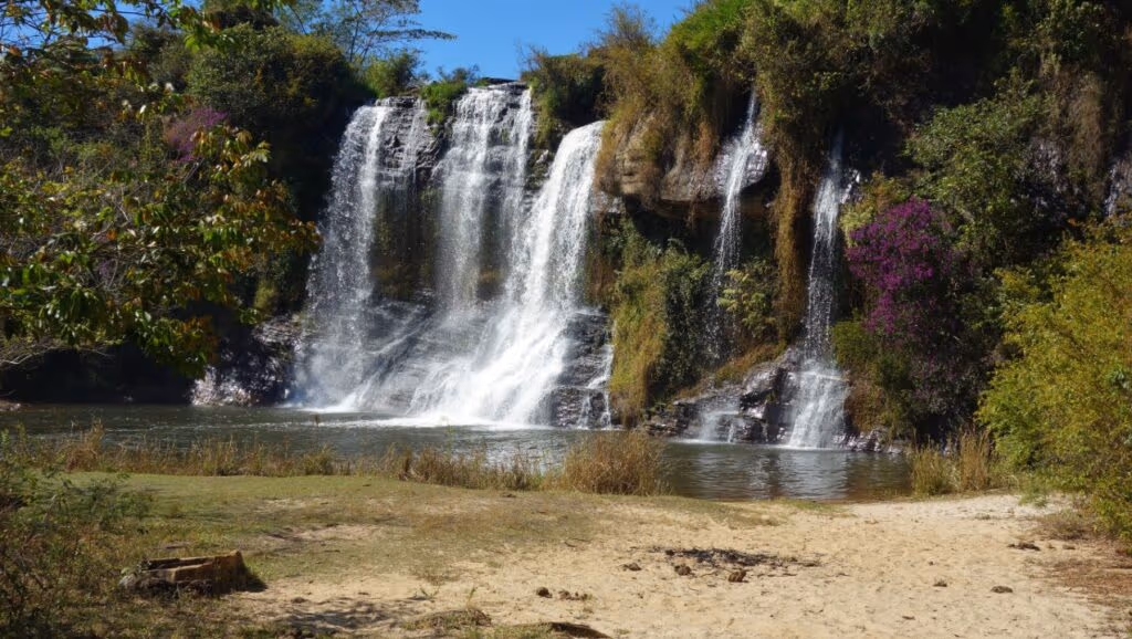 A terra das cachoeiras existe e está escondida secretamente em MG