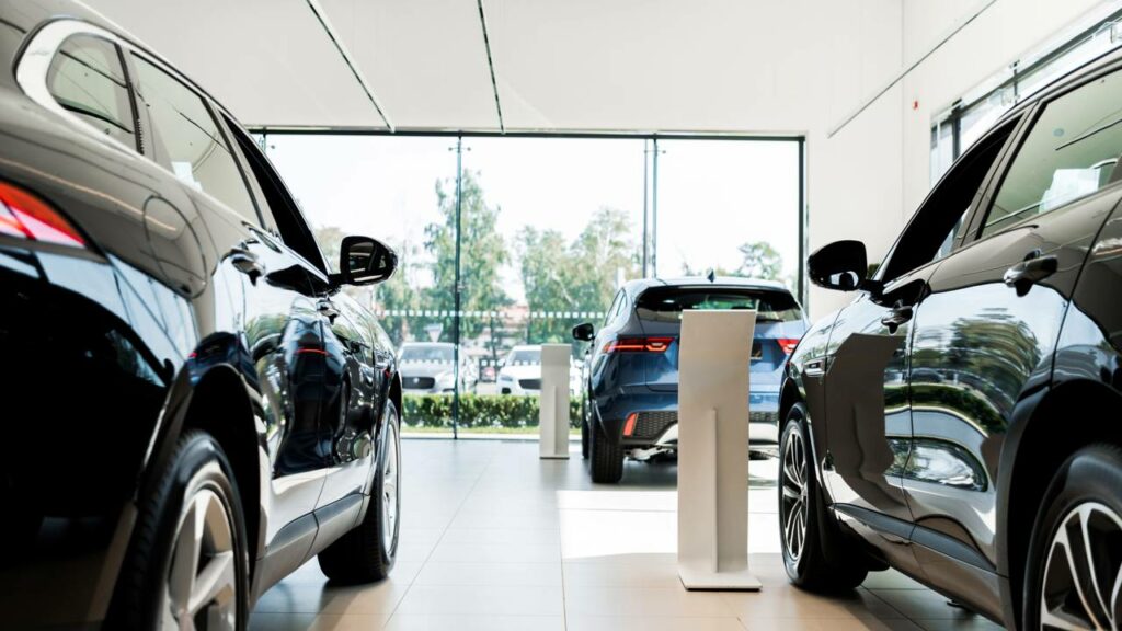 Carro preto esquenta mais do que carro branco