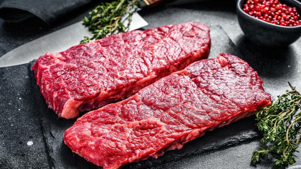 O Denver Steak é um corte do acém, mas que conta com maciez e suculência devido ao seu marmoreio - Créditos: depositphotos.com / composter-box@mail.ru