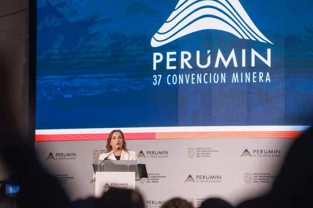 Crusoé: Congresso do Peru destitui Dina Boluarte por unanimidade