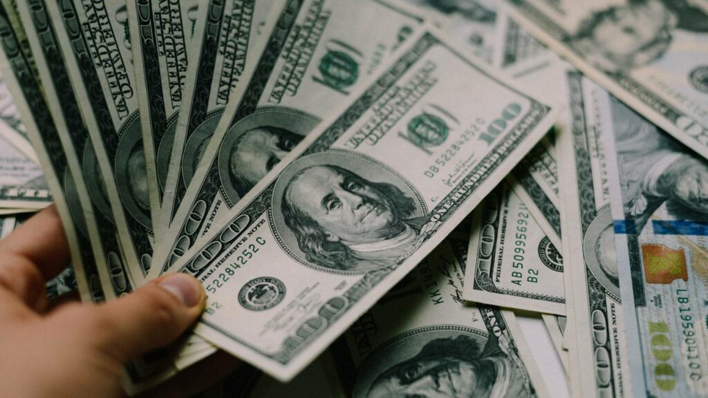 Quanto custa o Dólar hoje, 23/10? Cotação preocupa e mercado já reage com cautela
