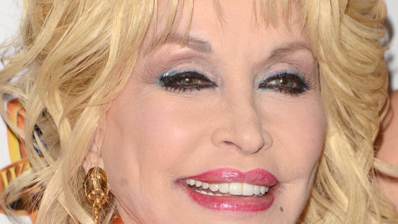 A lenda imortal do country desafia rumores e renasce mais forte