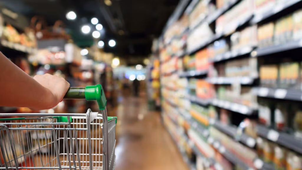 Duas redes de supermercados vão a falência e promovem fechamentos em massa