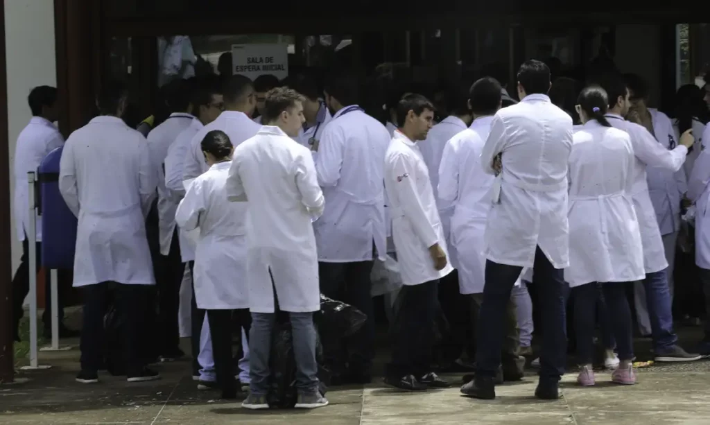 Esquema cobrava R$140 mil por aprovação no concurso de Residência Médica