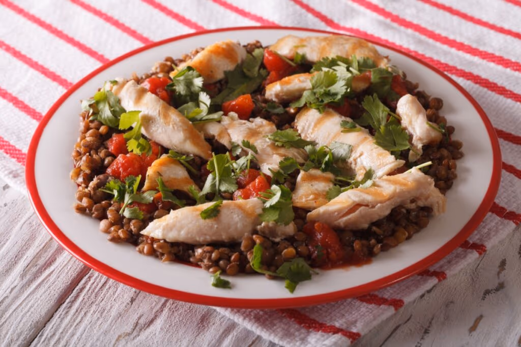 Almoço da semana: 5 receitas com frango leves e ricas em proteína