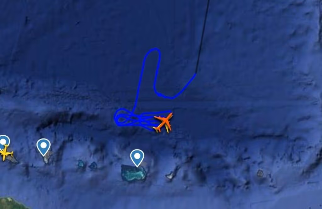 Crusoé: Bombardeiro americano faz desenho indecente para Maduro