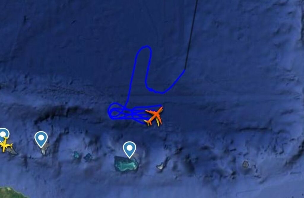 Crusoé: Bombardeiro americano faz desenho indecente para Maduro
