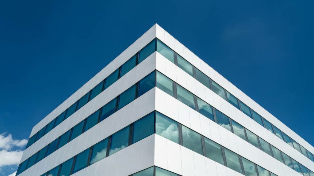 Lei da propriedade horizontal confirma que vizinho pode utilizar exclusivamente um terraço ou jardim que seja comum, de acordo com o artigo 26.º