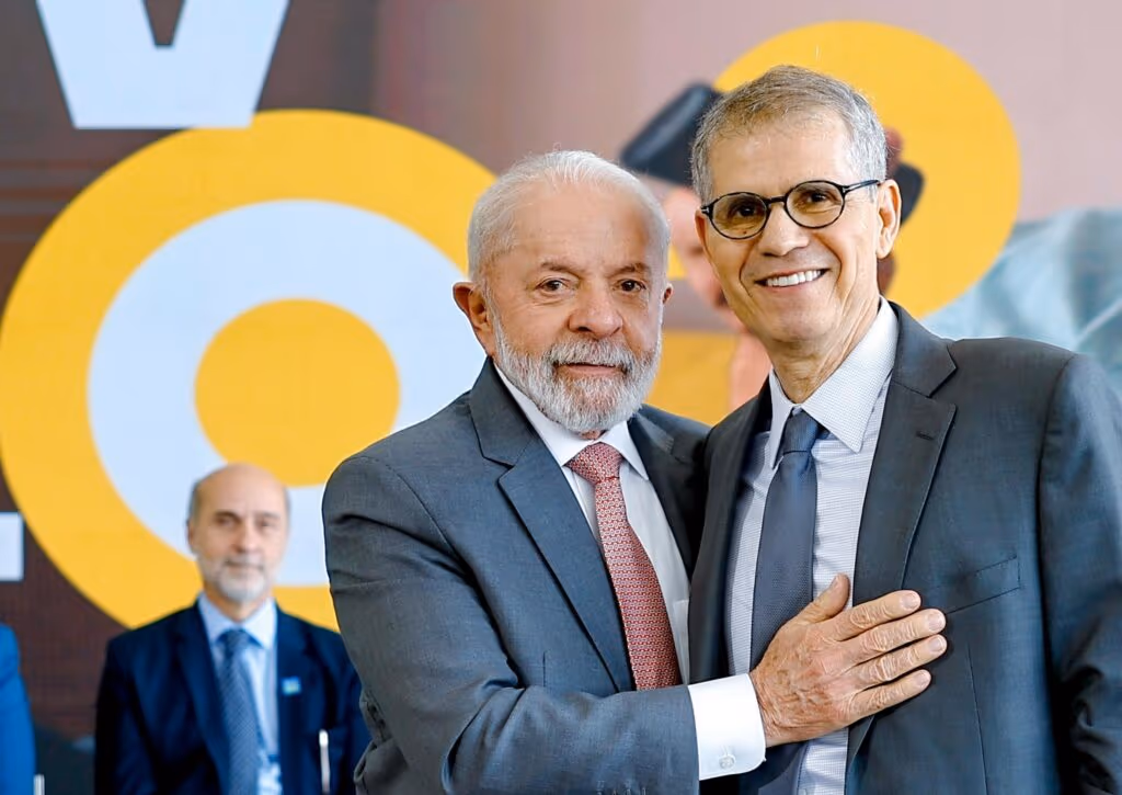 Crusoé: Cadê Lula? É Sidônio quem governa o Brasil?