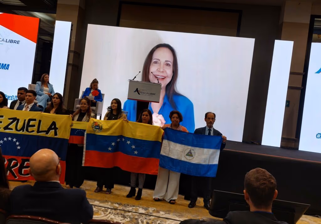 Crusoé: Os latinos que não perdoam Lula pelo Foro de São Paulo