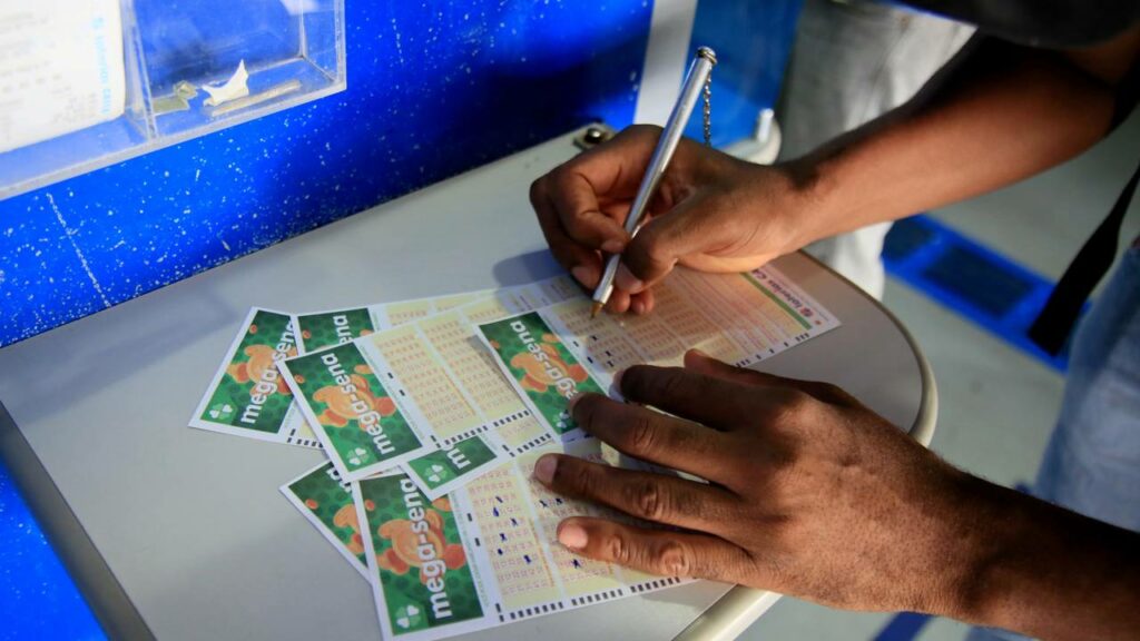 Quanto rende na poupança os R$ 1 bilhão de reais da Mega da Virada