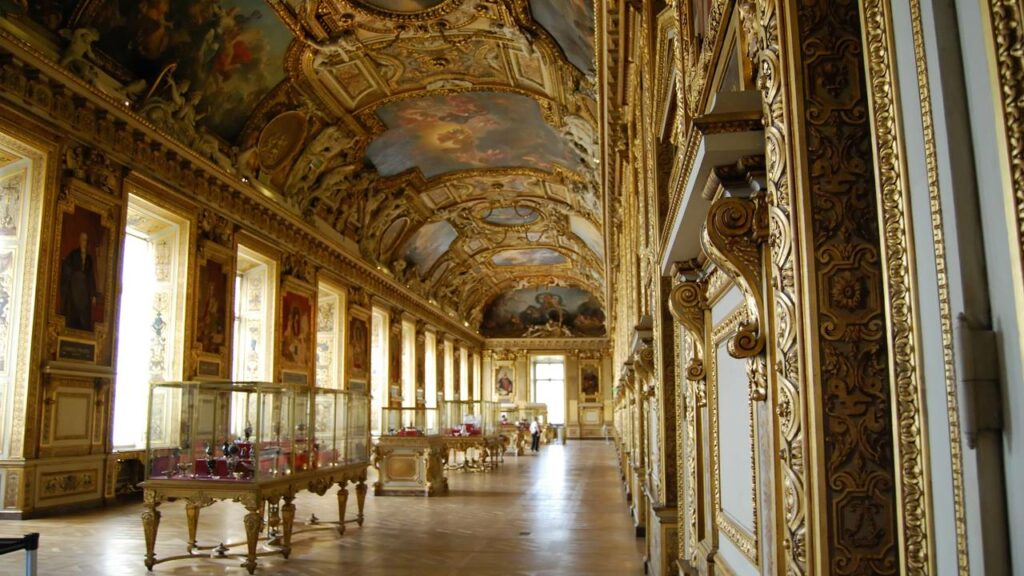 O que vai acontece com as joias roubadas do Louvre? Especialistas falam sobre as probabilidades delas serem vistas novamente