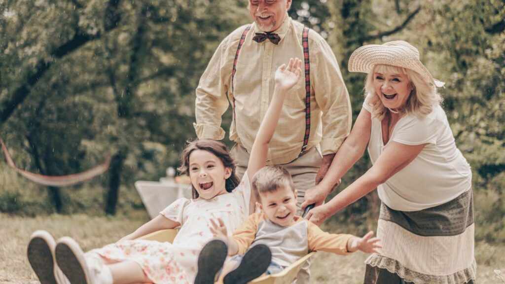 Os avós estão extremamente felizes: “Quanto mais netos, maior o sentimento de felicidade”
