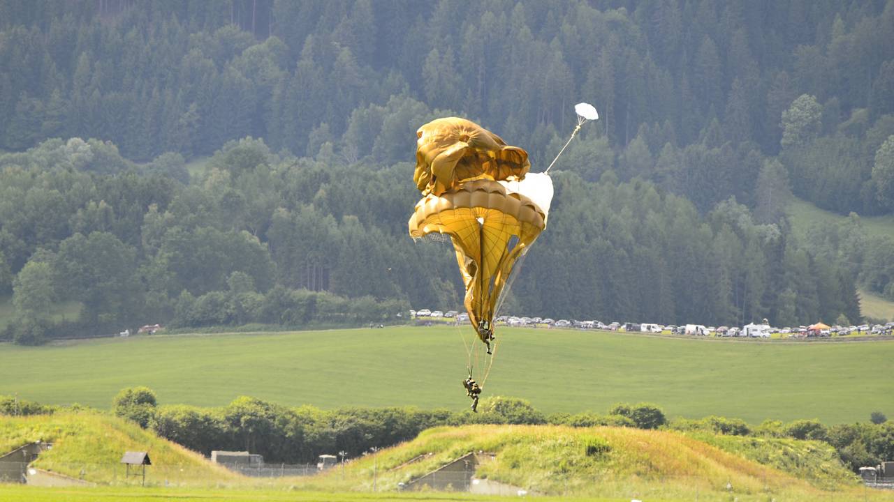 Paraquedista de 35 anos não sobrevive após falha durante salto