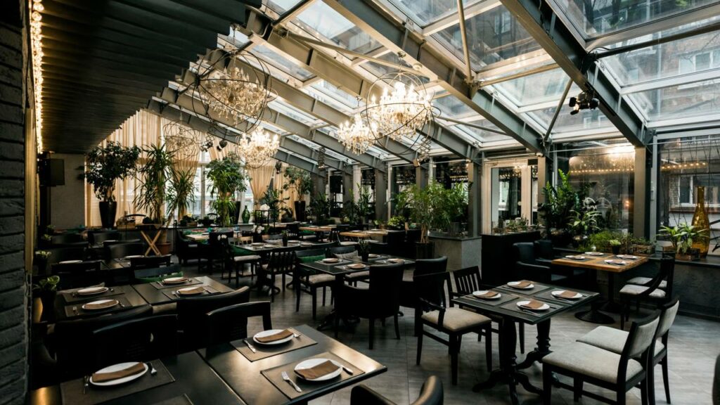Restaurante popular fecha após entrar em liquidação sem declaração oficial aos clientes