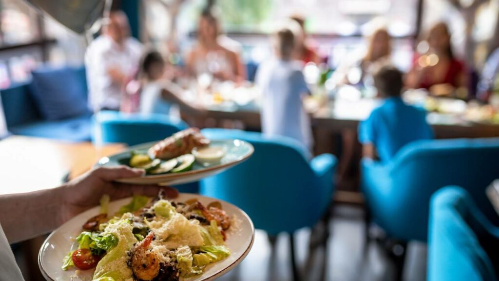 Restaurante popular fecha após entrar em liquidação sem declaração oficial aos clientes