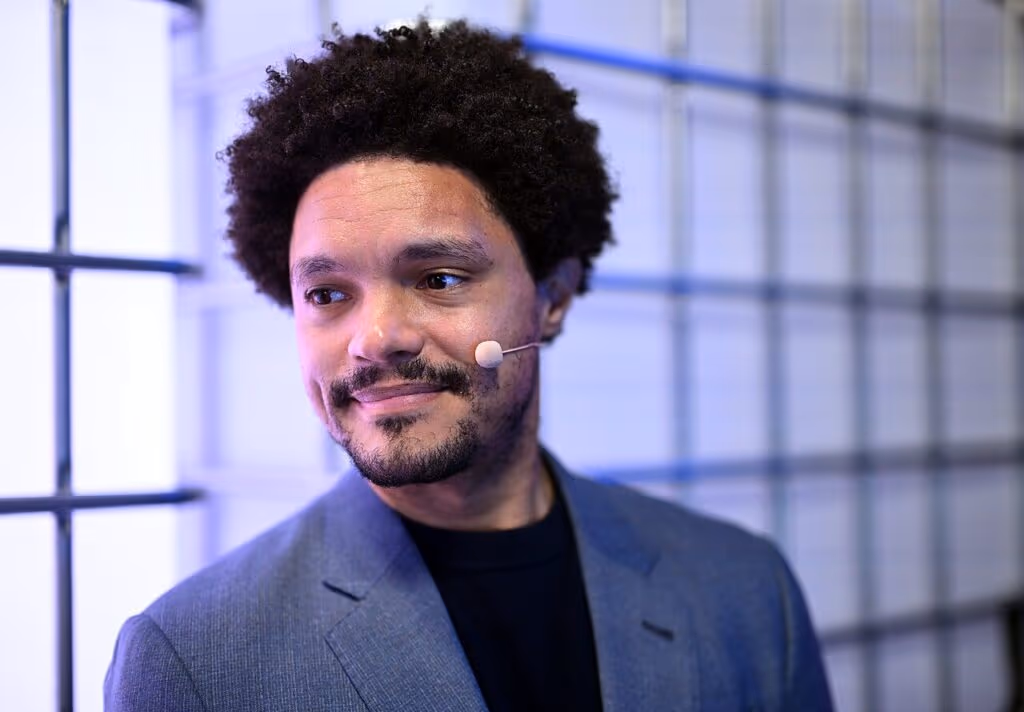 Comediante causa revolta ao zombar da morte de Charlie Kirk