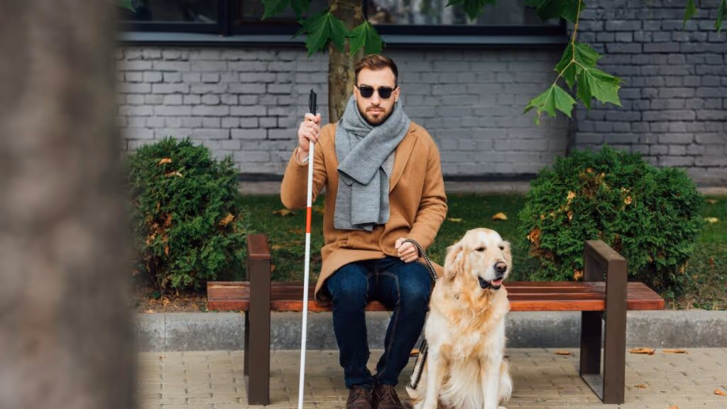 Homem que embolsou 950.000 reais em benefícios em 20 anos fingindo ser cego foi finalmente preso