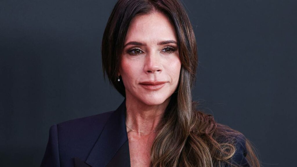 Victoria Beckham justifica decisão de abandonar o silicone