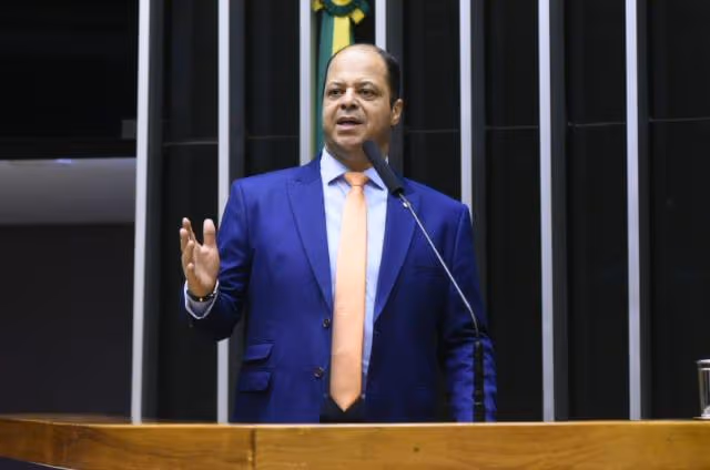 Deputado quer proibir descontos associativos e cria “amostra grátis” para aposentados