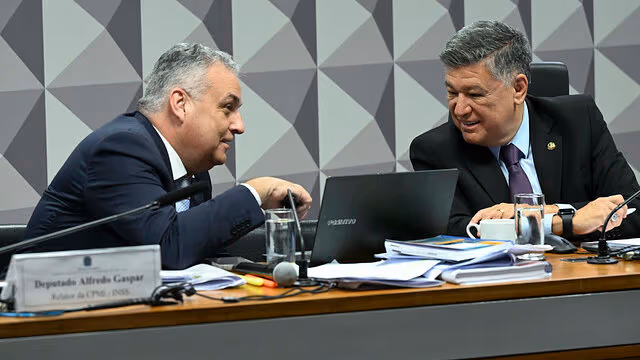 Número de requerimentos da CPMI do INSS supera o da comissão do 8 de janeiro