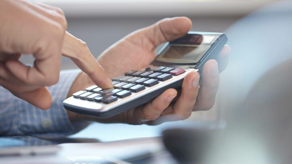 Quanto é 6÷2(1+2)? A conta que 90% das pessoas erram