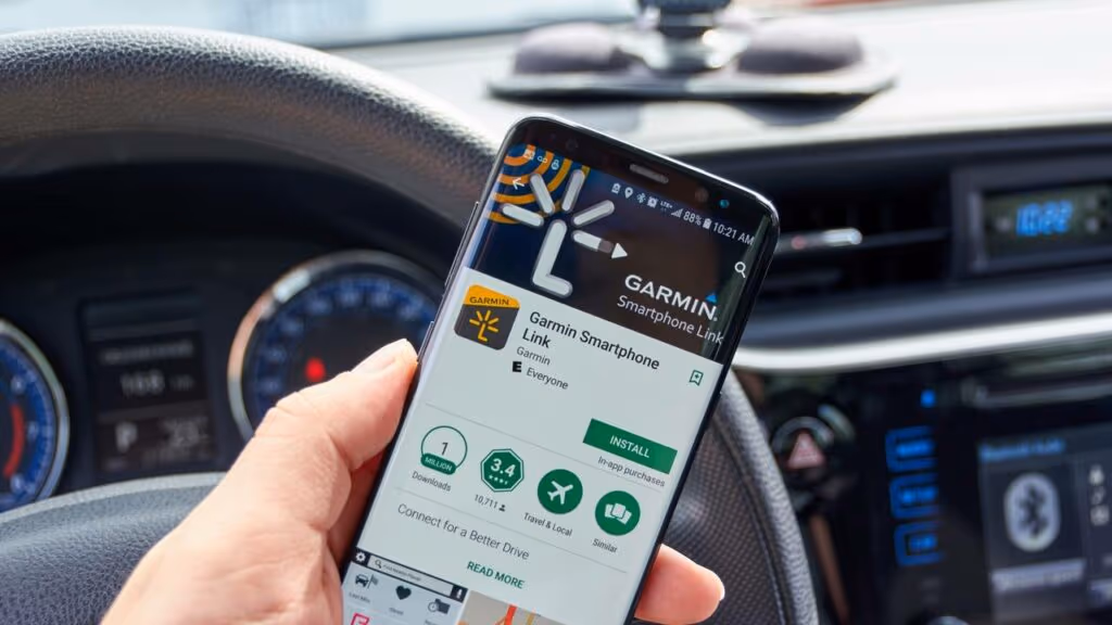 O que diz a lei sobre o uso de celular no trânsito mesmo estando no suporte?