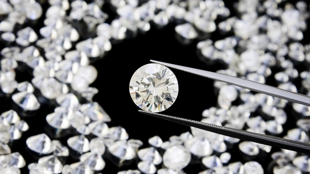 Cientistas fazem avanço incrível depois de apontar lasers poderosos para o diamante