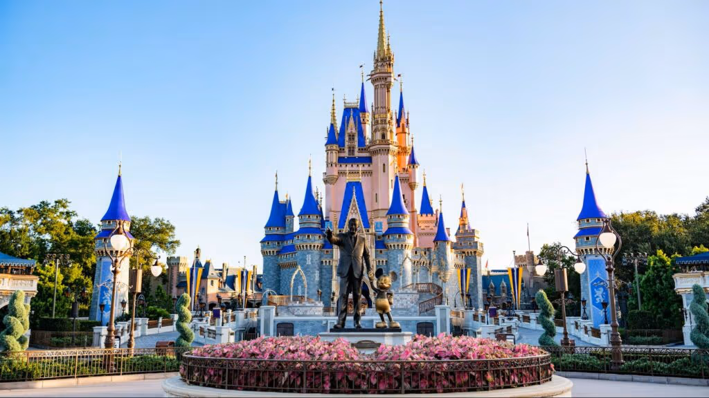Disney World chega aos 54 anos entre festas e disputas políticas