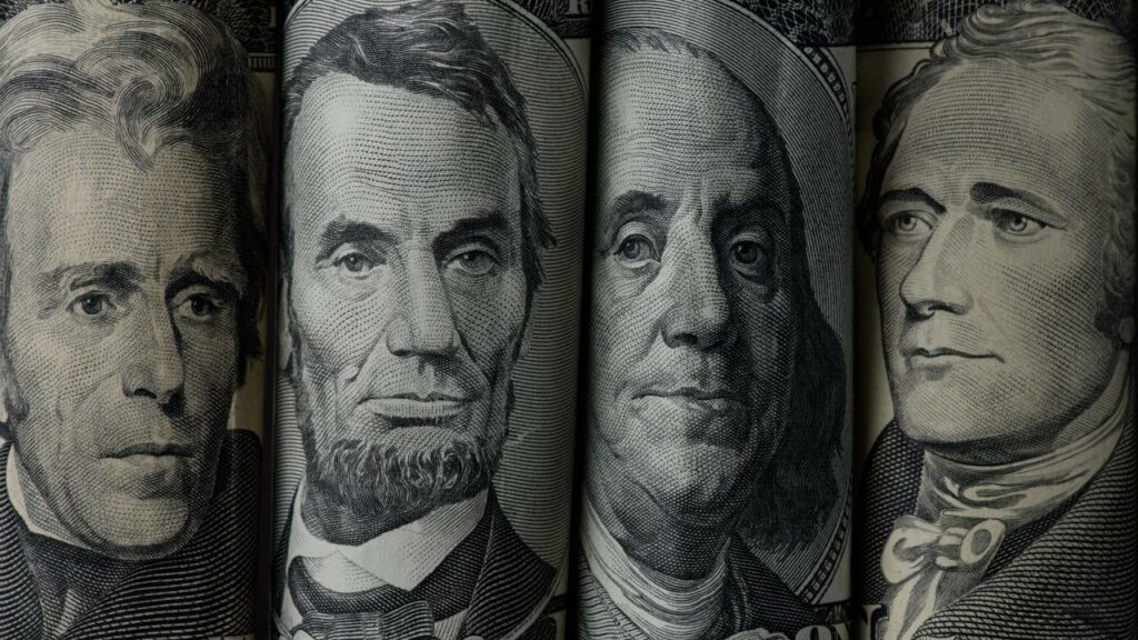 Quanto custa o dólar hoje, 21/10? Cotação surpreende e impacta o turismo