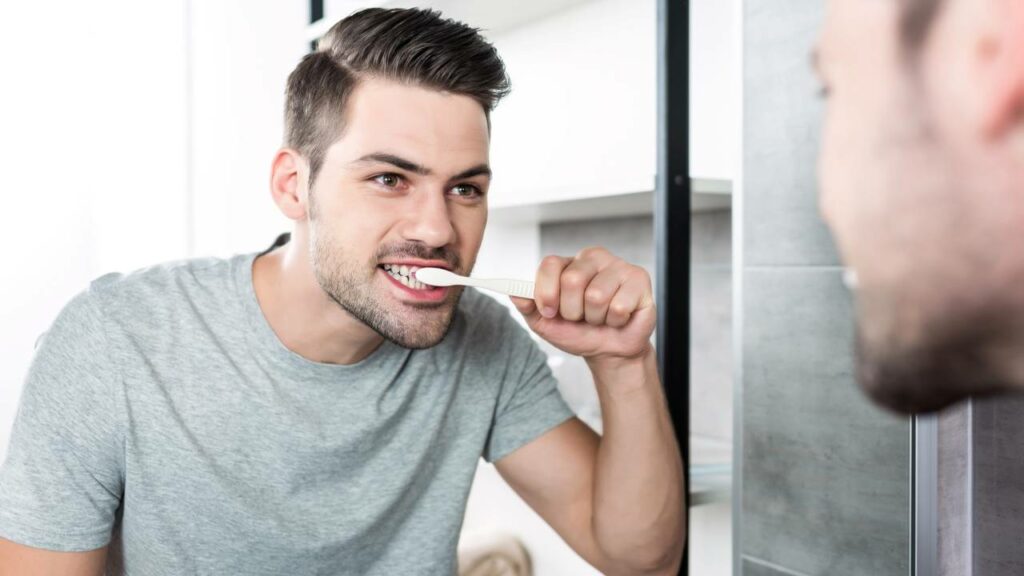 Seu mau hálito não vai embora porque você ignora esta parte da boca