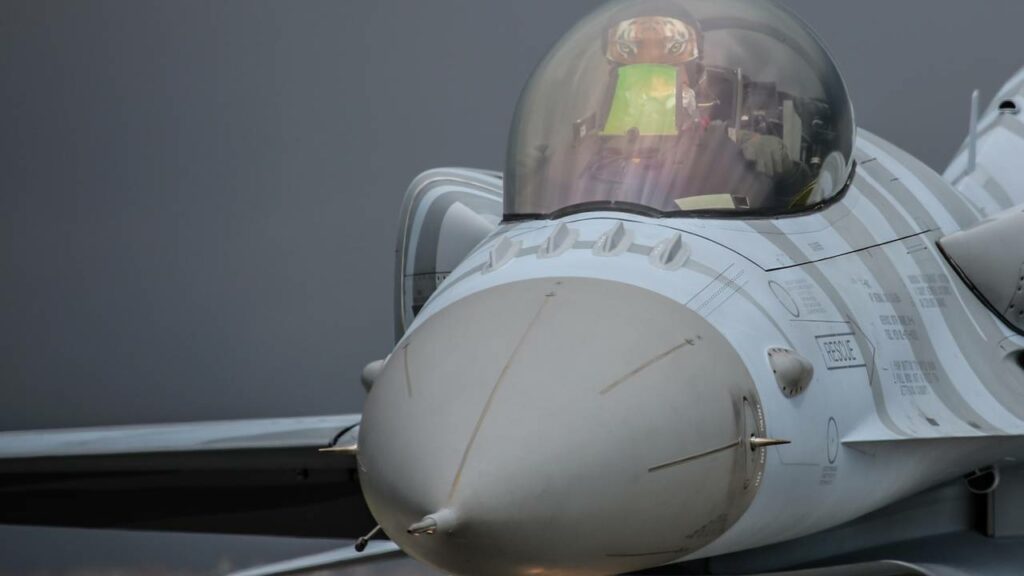 A força G pode "desligar" o piloto por alguns segundos - Créditos: depositphotos.com / adameq2