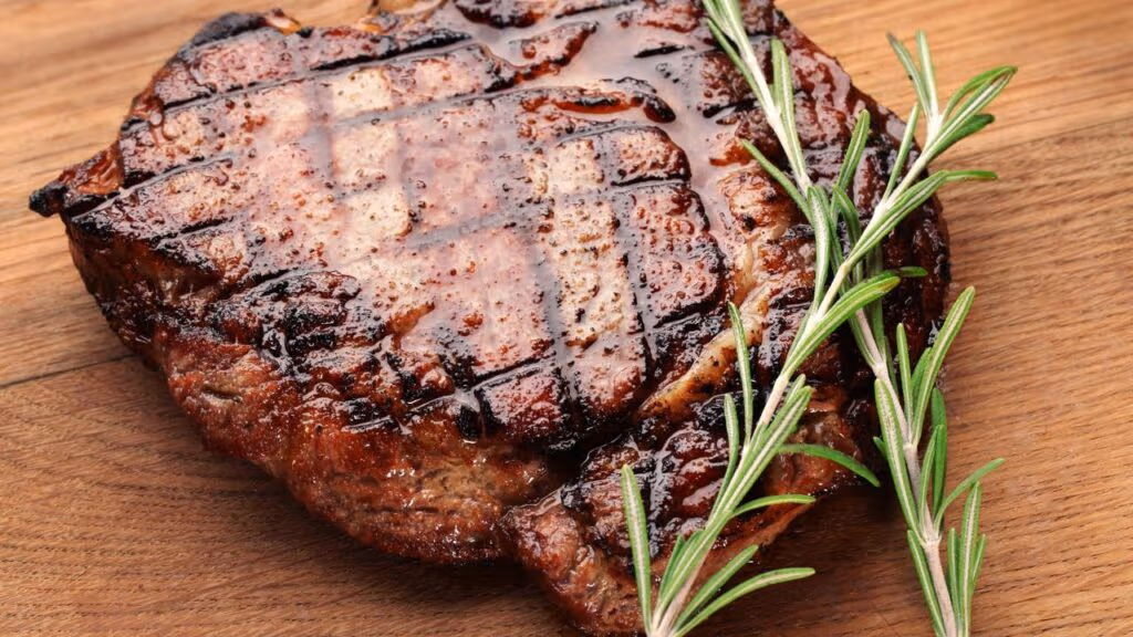 Nem alho, nem chimichurri: Esse é o tempero para deixar a carne grelhada mais macia e saborosa