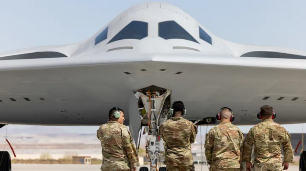 Conheça o B-21 Raider, bombardeiro que substituirá o famoso B-2 e promete transformar a aviação militar