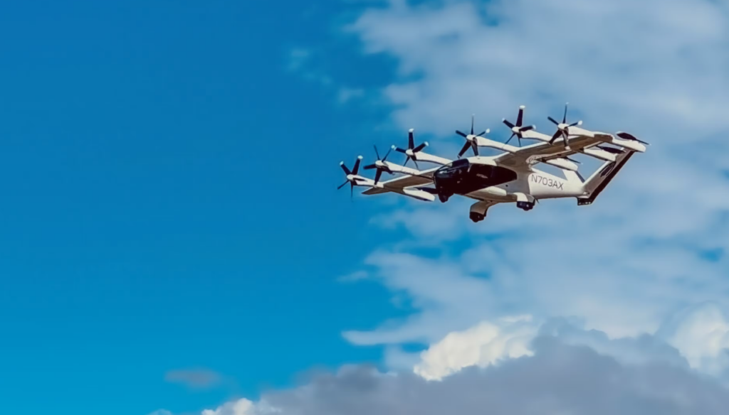 Archer Aviation demonstra seu avião elétrico na Califórnia e uma coisa surpreende: O quão silencioso ele é