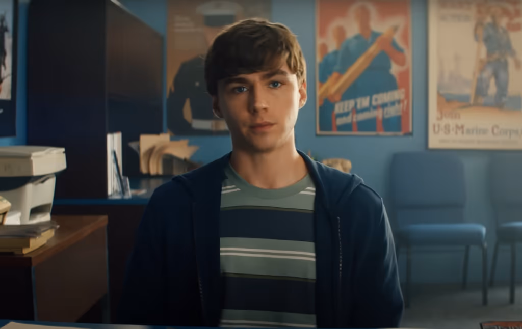 Boots é a nova série da Netflix que mistura drama, representatividade e muita coragem