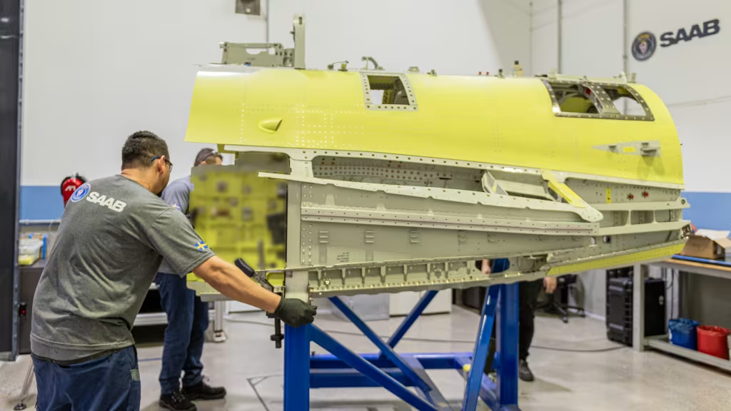 Preparação de fuselagem do JAS-39 - Créditos: Reprodução/Saab Aeronautica Montagens S.A.